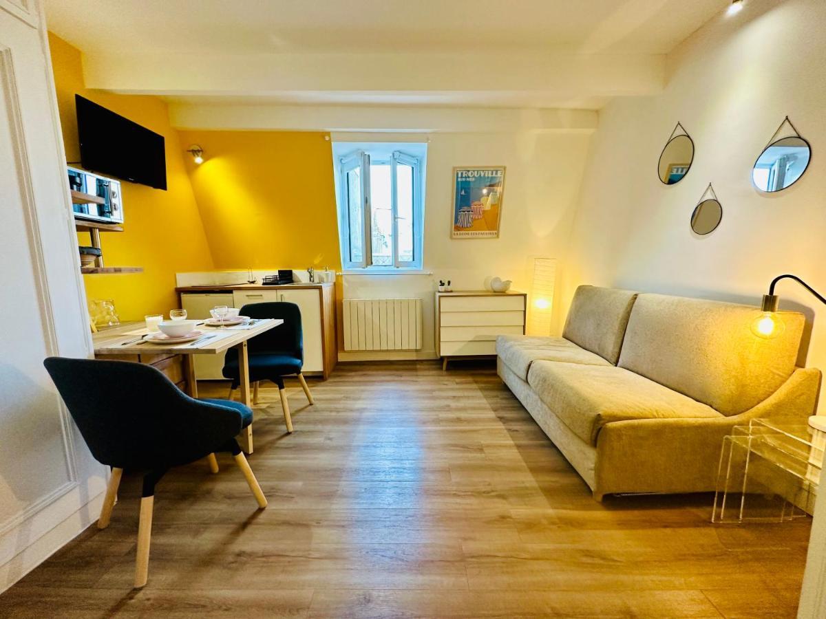Studio Hissez Haut - Idealement Place, Plage, Restaurants, Commerces Trouville-sur-Mer Zewnętrze zdjęcie